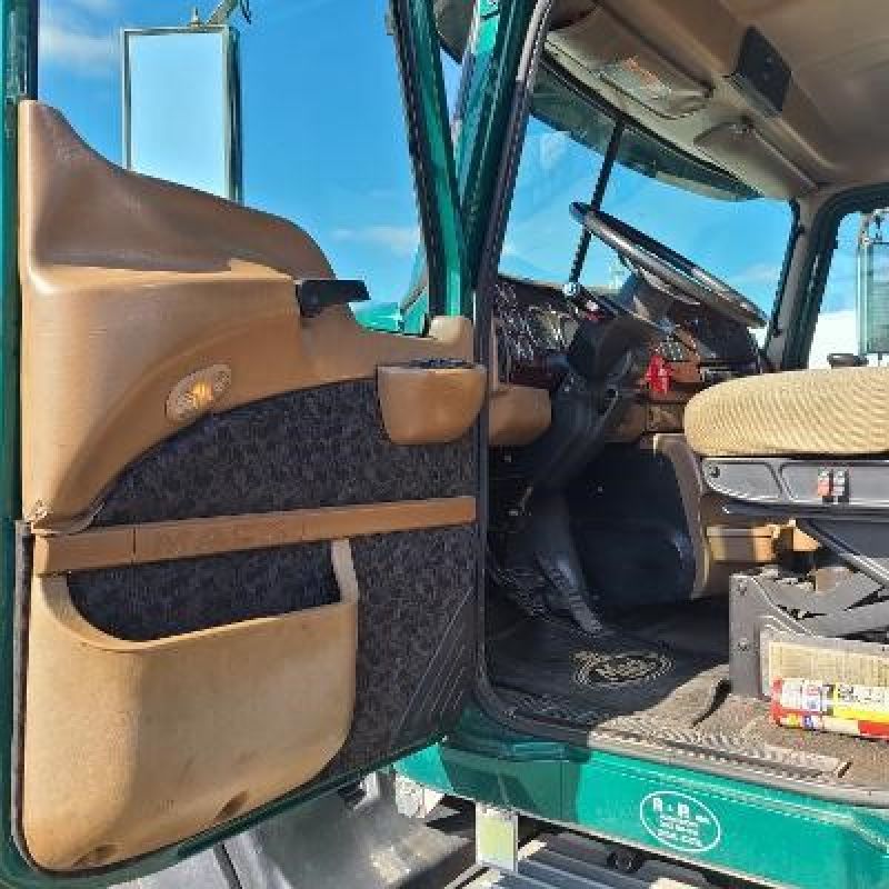 2005 MACK CL713 7181619499