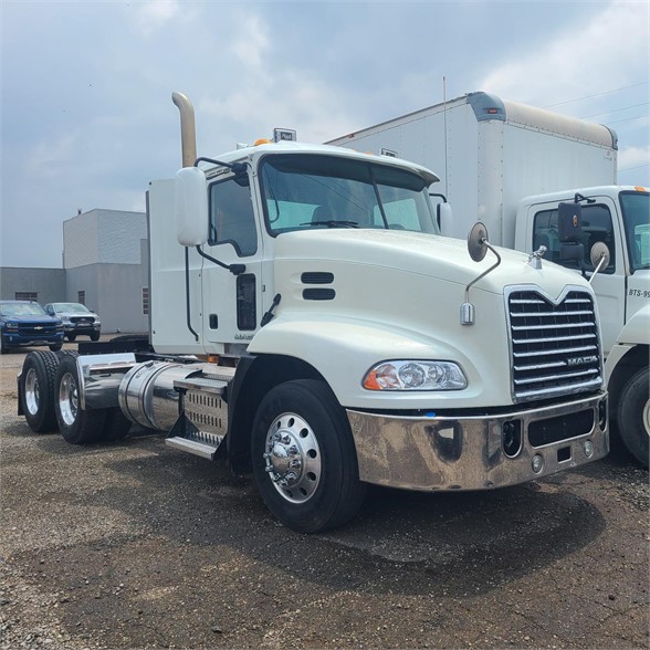 2016 MACK PINNACLE CXU613 8029443192