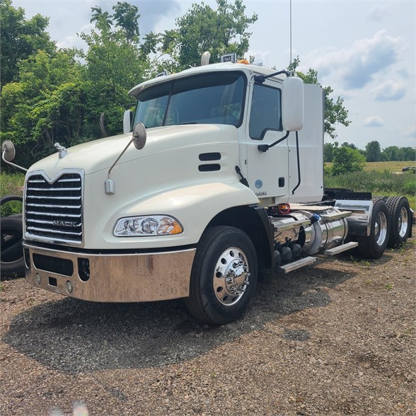 2016 MACK PINNACLE CXU613 8029443210