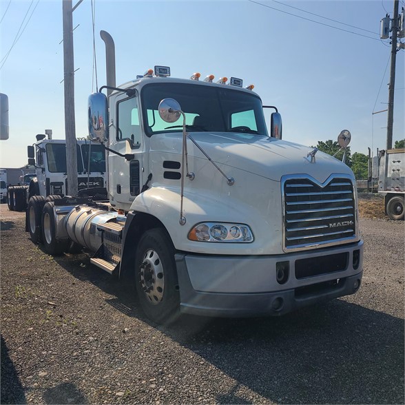 2016 MACK PINNACLE CXU613 8030457369