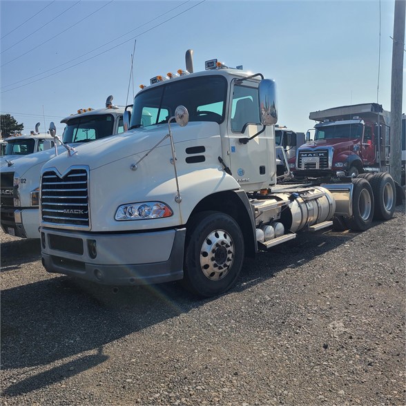 2016 MACK PINNACLE CXU613 8030457377