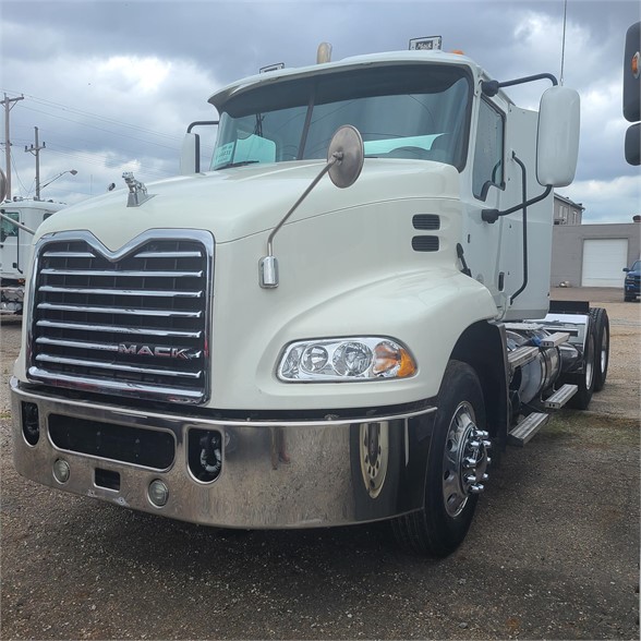 2016 MACK PINNACLE CXU613 8030459288