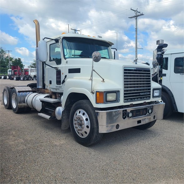 2013 MACK PINNACLE CHU613 8032746384