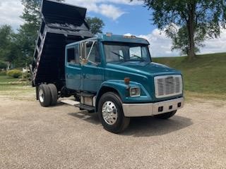 1998 FREIGHTLINER FL70 8032749086