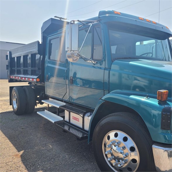 1998 FREIGHTLINER FL70 8033023553