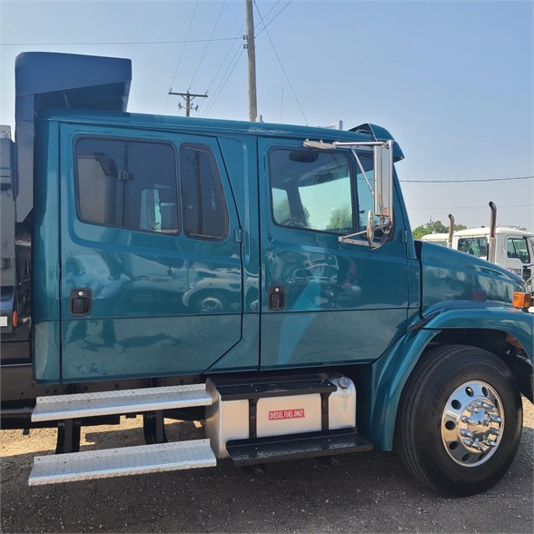 1998 FREIGHTLINER FL70 8033023569