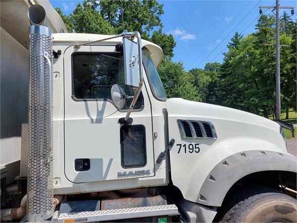 2015 MACK GRANITE GU713 8033060135