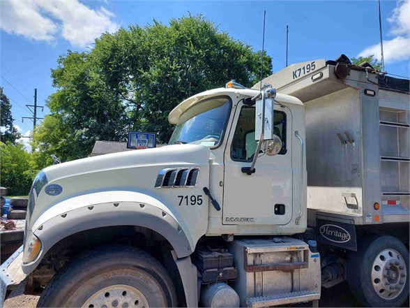 2015 MACK GRANITE GU713 8033060142