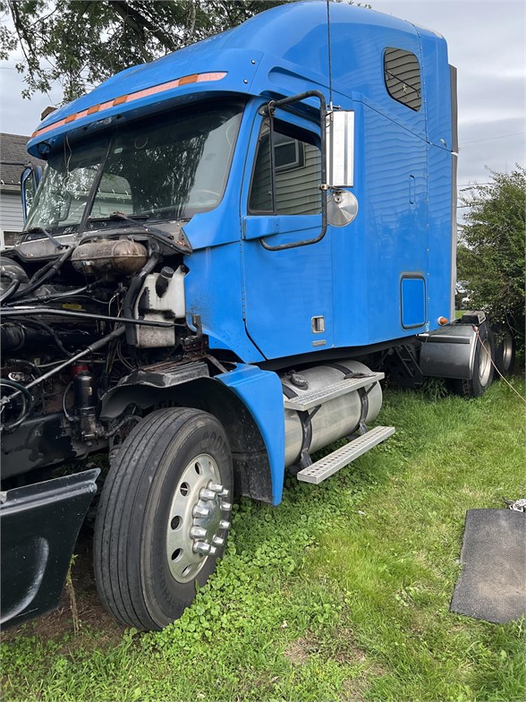 2007 FREIGHTLINER FLC120 8037201090