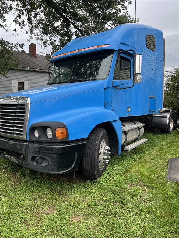 2007 FREIGHTLINER FLC120 8037201152