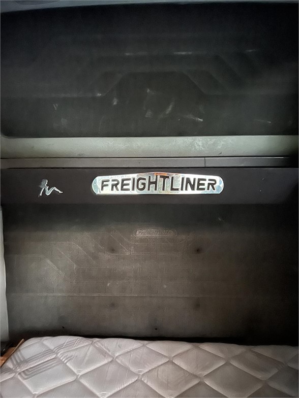 2007 FREIGHTLINER FLC120 8037201191