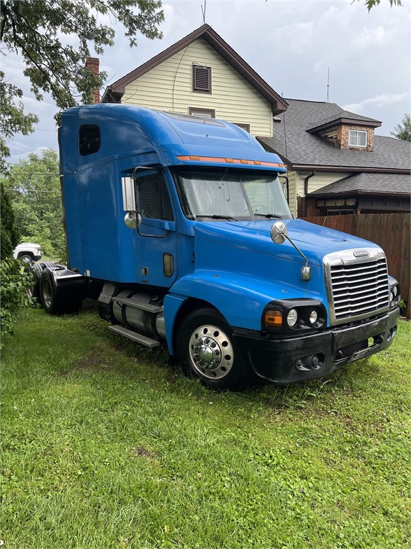 2007 FREIGHTLINER FLC120 8037201221