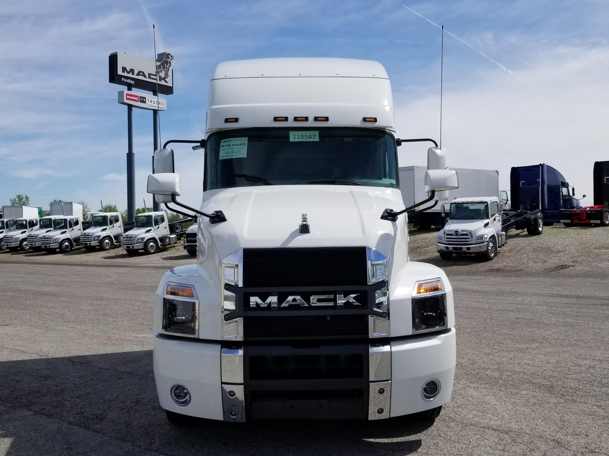 2024 MACK ANTHEM 64T 9003996741