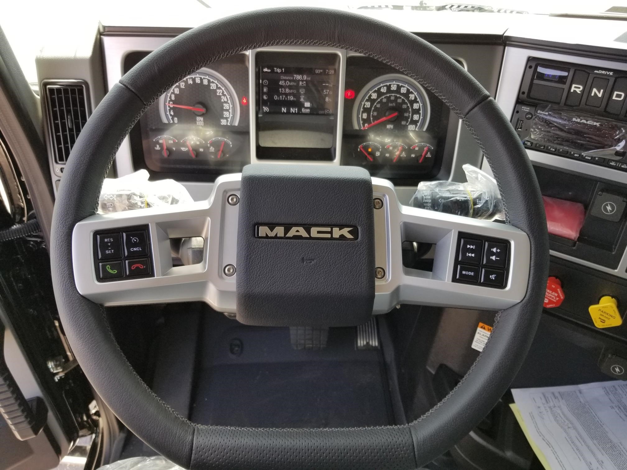 2025 MACK ANTHEM 64T 9004248381