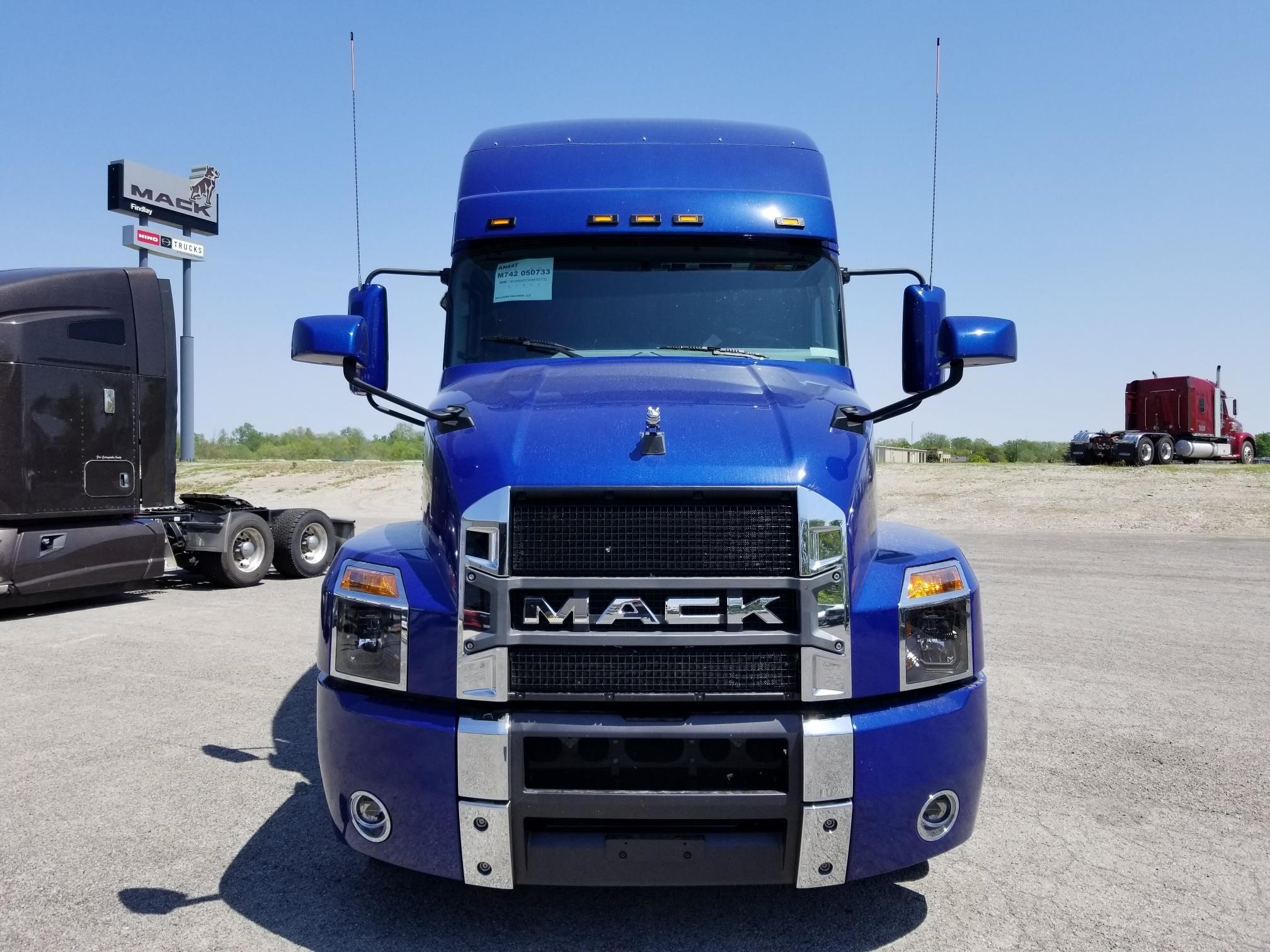 2025 MACK ANTHEM 64T 9004254536