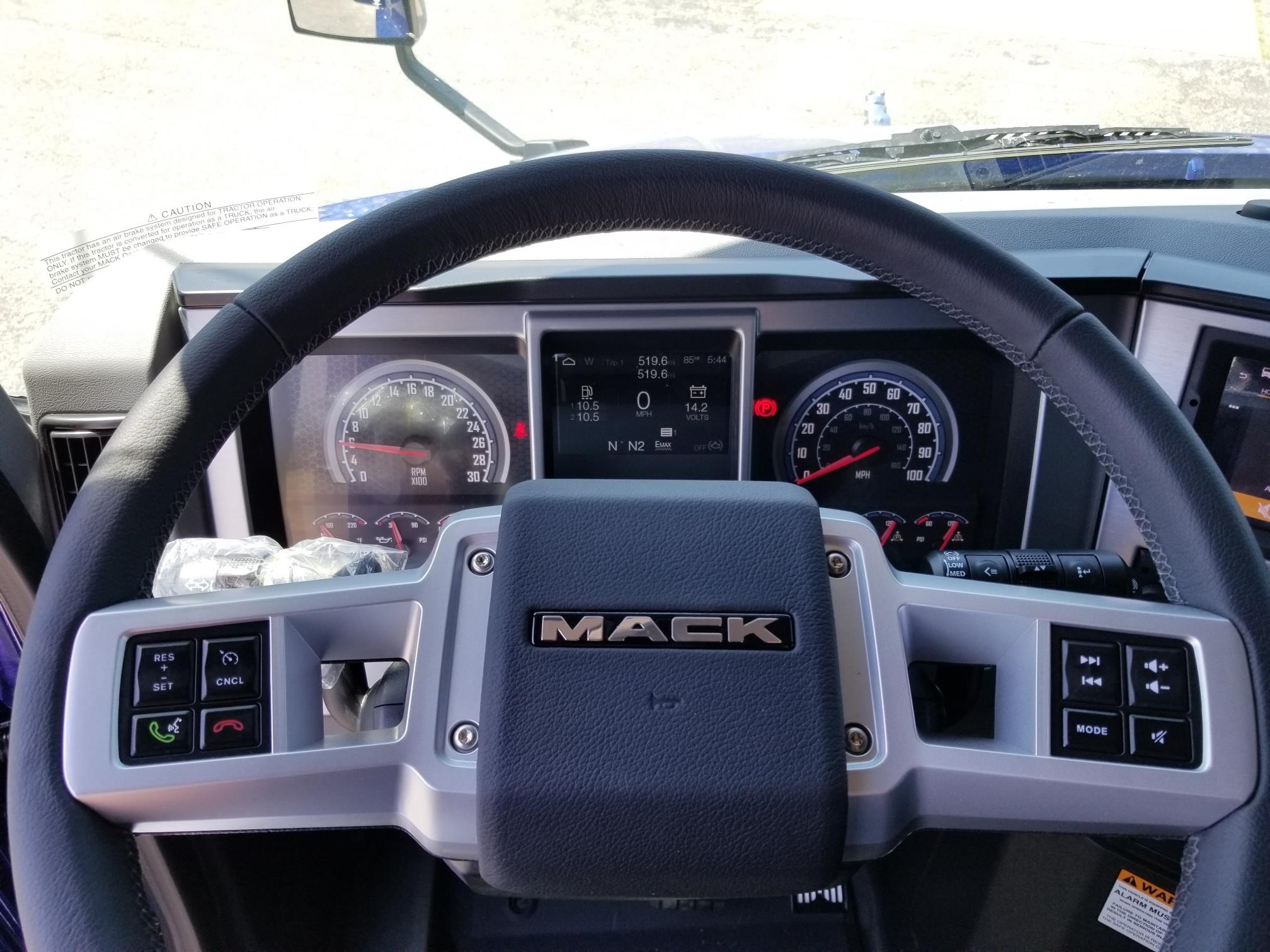 2025 MACK ANTHEM 64T 9004254563