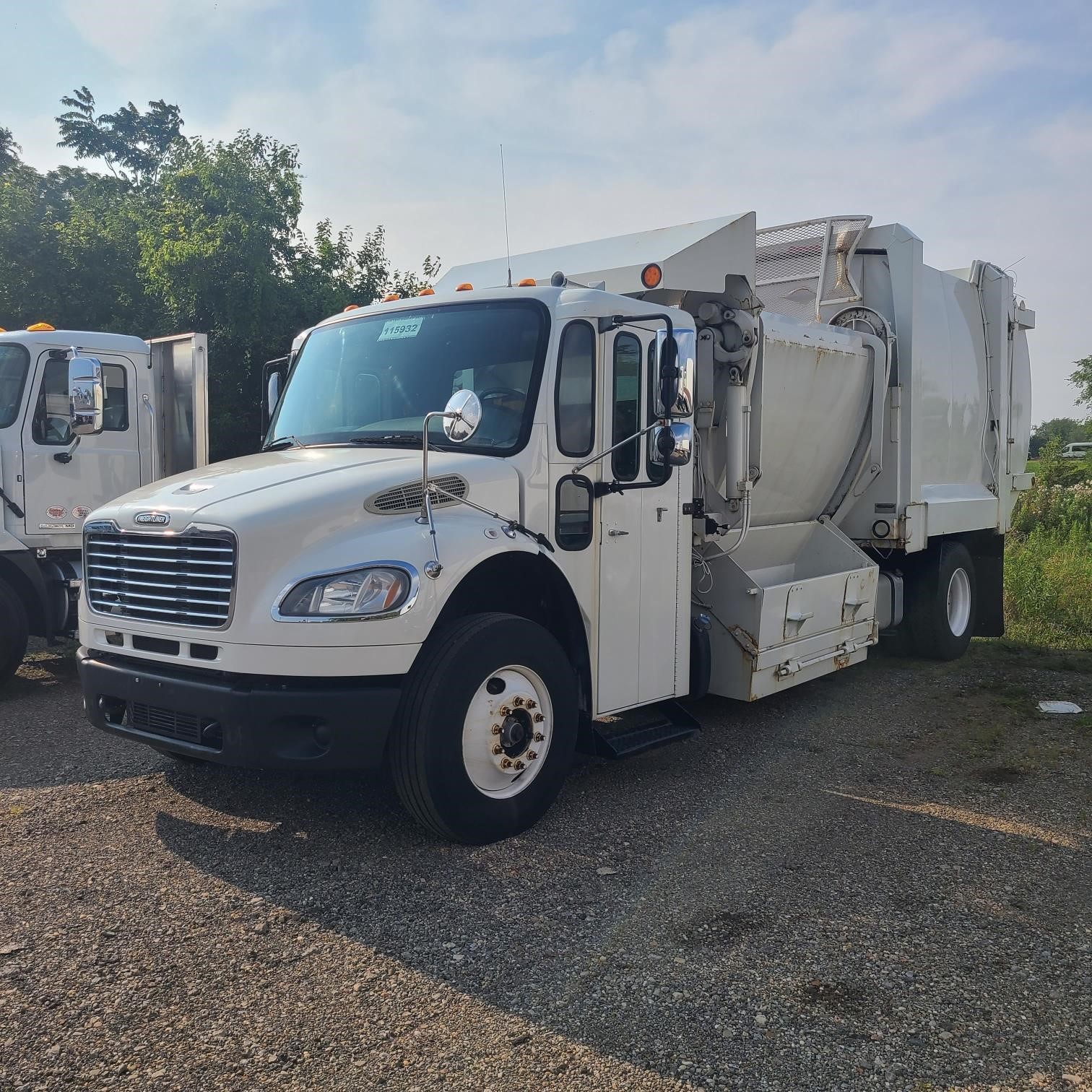 2011 FREIGHTLINER BUSINESS CLASS M2 112 9014915116