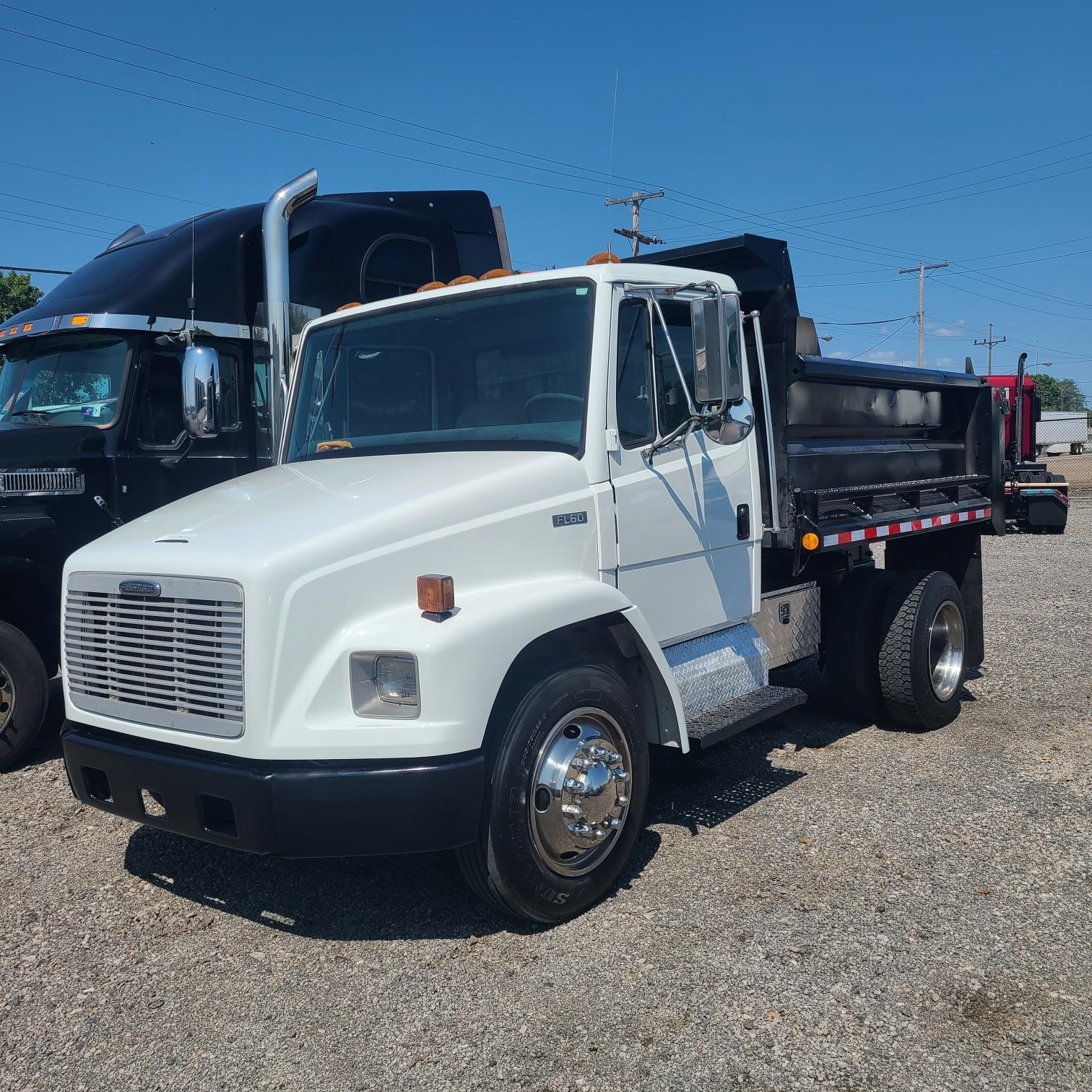 1999 FREIGHTLINER FL60 9015292233