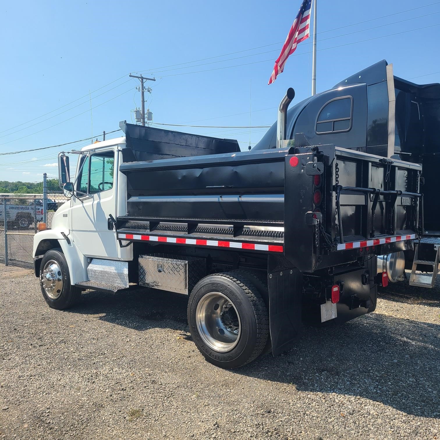 1999 FREIGHTLINER FL60 9015292246